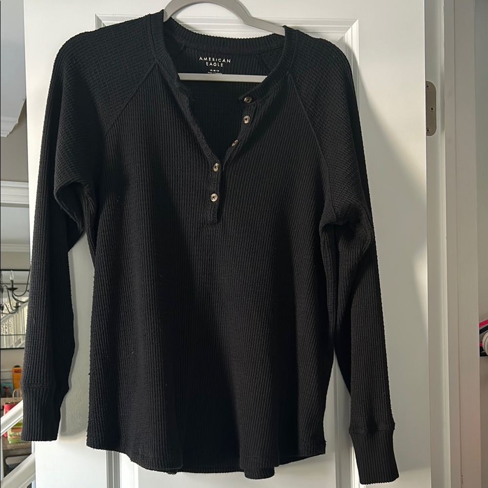 American Eagle Outfitters Black Long Sleeve Tee